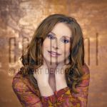 14-01-2005 Marianne Mudder at studio in Amsterdam, by order of Pulse Magazine. January 14, 2005.

[keywords]Posed, Smiling[/keywords]